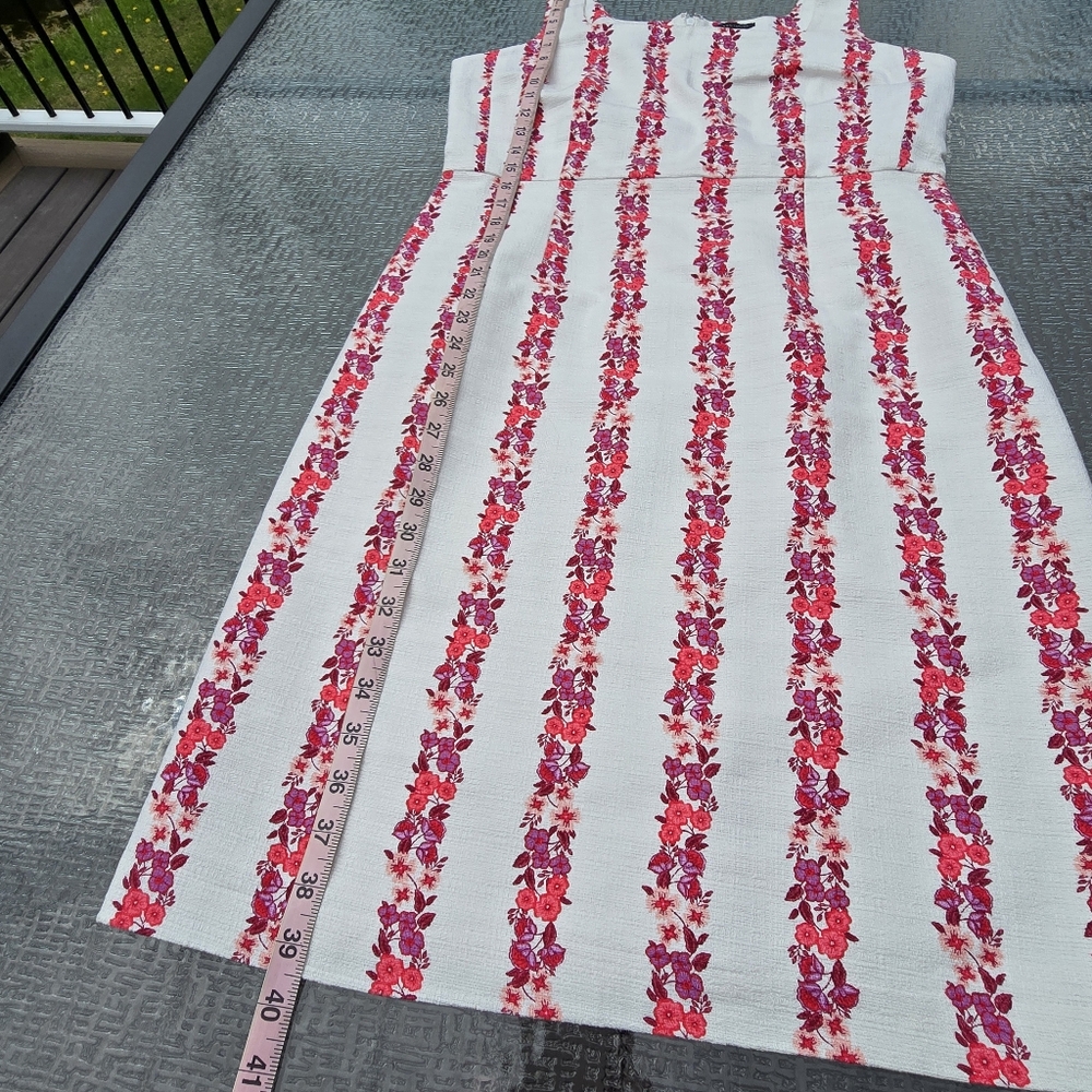 Ann Taylor Floral Square Neck Sheath Dress, size 8, EUC - Picture 12 of 13